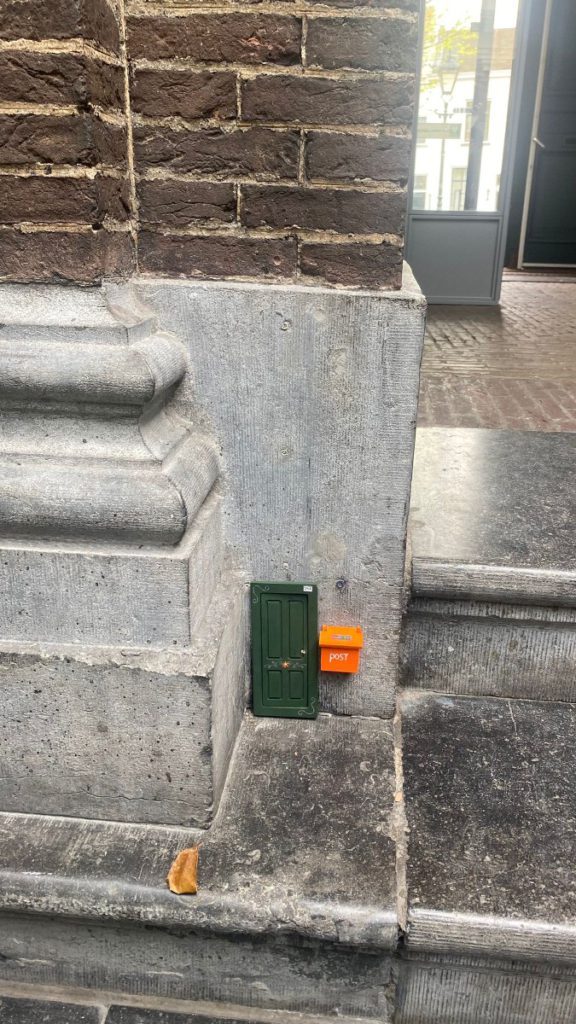 mini deurtje bieb bibliotheek