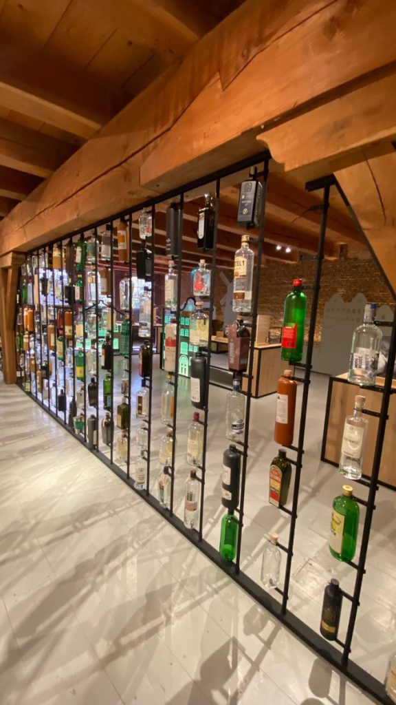 jenevermuseum jenever museum gin historie sdam stad nederland bezoeken historie cultuur jeneverstad boten eten drinken dagje weg schiedam