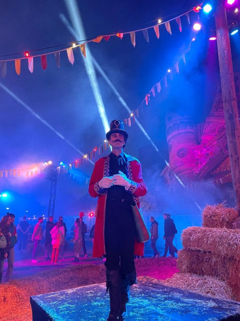 Toverland Halloween nights circusdirecteur