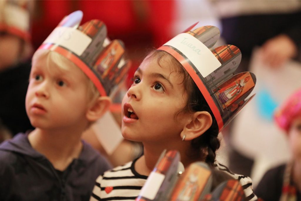 Kinderen bij Huis van Sinterklaas 