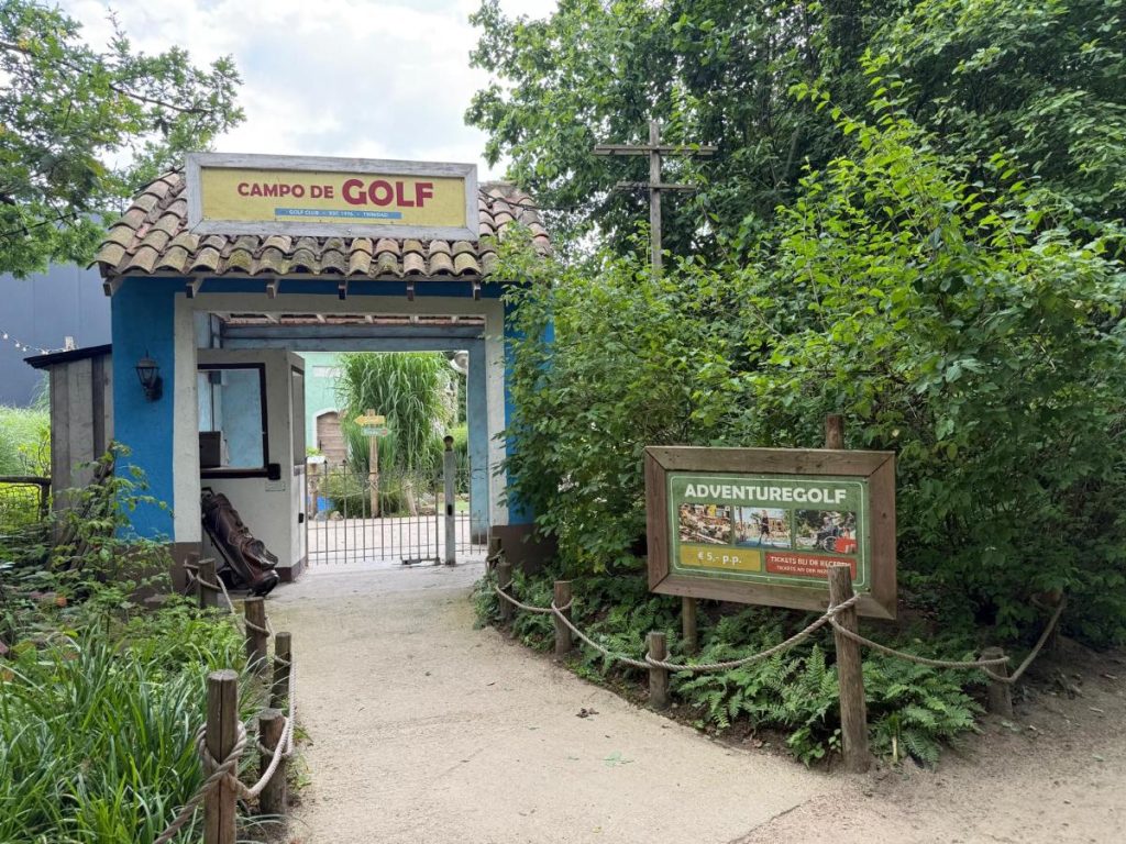 hof van Eckberge ingang adventure golf cuba