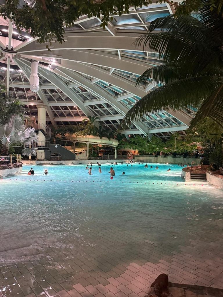 zwemmen bij Center Parcs de Kempervennen
