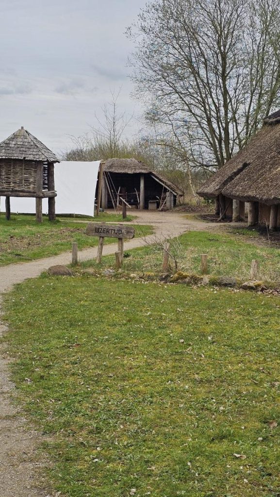 Hunebedcentrum buitenlopen ijzertijd steentijd bronstijd (9)